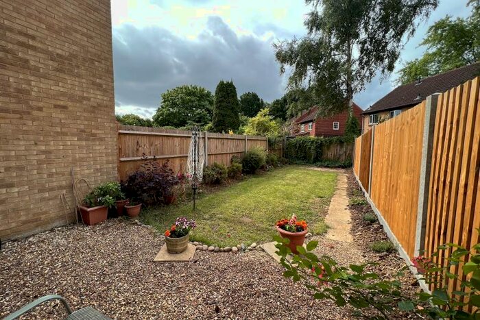 1 Bedroom Maisonette To Rent In Goldsworth Park, Woking, GU21