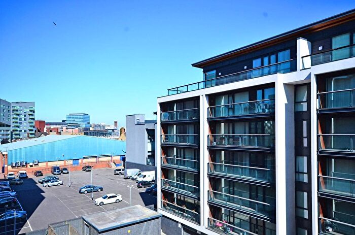 2 Bedroom Flat To Rent In Cam Road, Stratford, London, E15