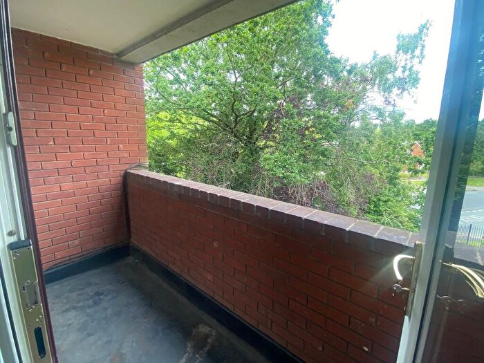 Studio To Rent In Cottesmore House, Browns Green, Birmingham, B20