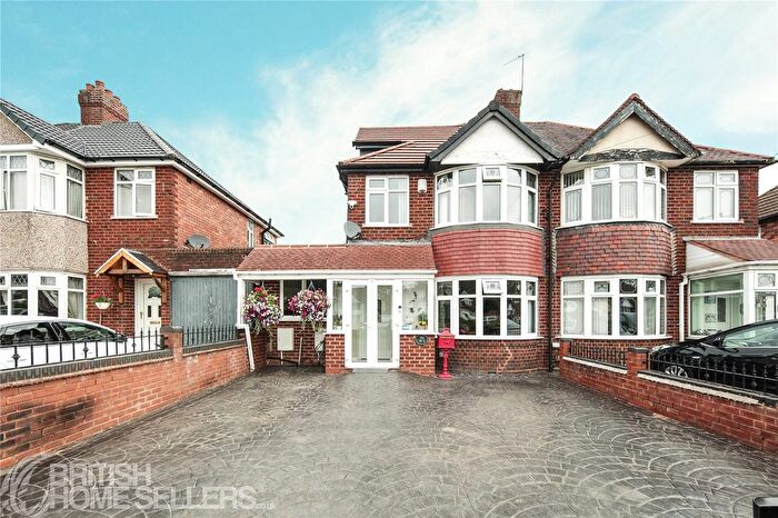 5 Bedroom Semi-Detached House For Sale In Chester Road, Castle Bromwich, Birmingham, West Midlands, B36