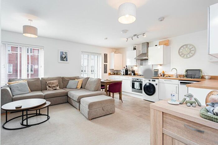 2 Bedroom Apartment For Sale In Somerley Drive, Crawley, RH10