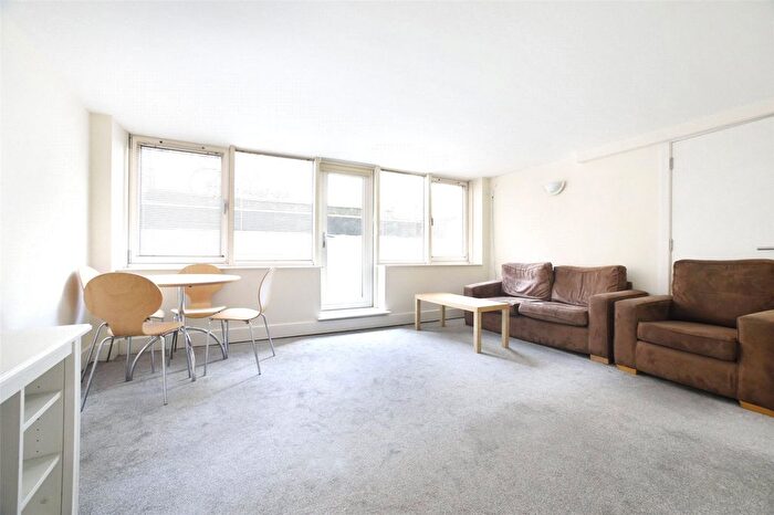 2 Bedroom Flat To Rent In Artichoke Hill, London, E1W