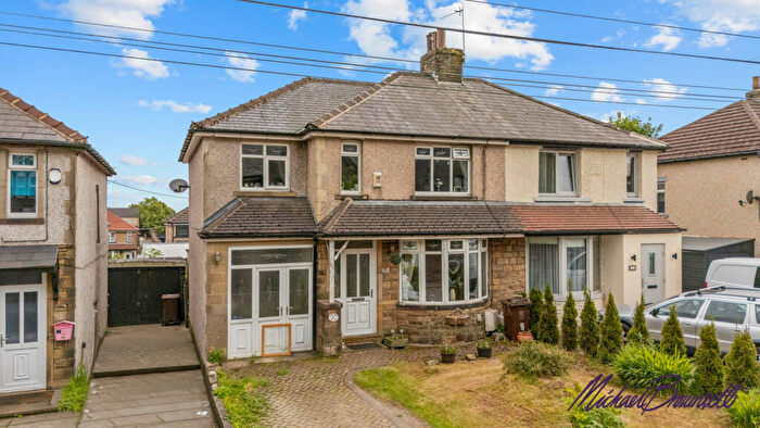 4 Bedroom Semi-Detached House For Sale In Vale Grove, Queensbury, Bradford, BD13