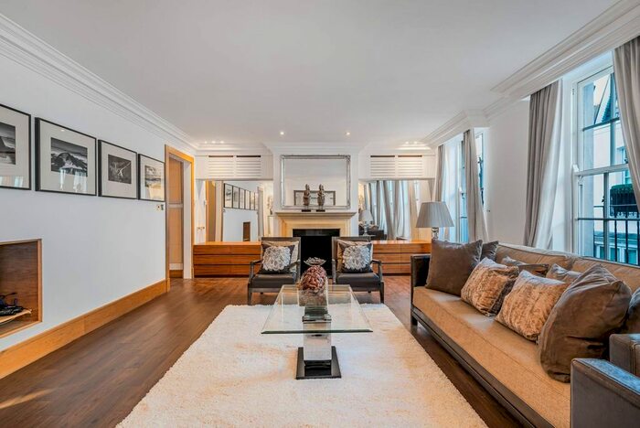 5 Bedroom Property To Rent In Lyall Mews, Knightsbridge, London, SW1X