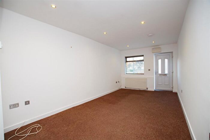 2 Bedroom Semi-Detached House For Sale In Eastcott Hill, Town Centre, SN1
