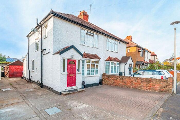 3 Bedroom Semi-Detached House For Sale In Leacroft Road, Iver, SL0