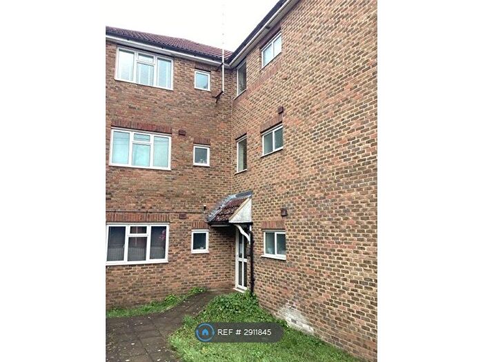 1 Bedroom Flat To Rent In Randall Court, Chatham, ME4