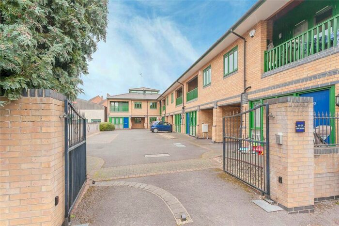 2 Bedroom Apartment To Rent In Cave Street, St Clements, OX4