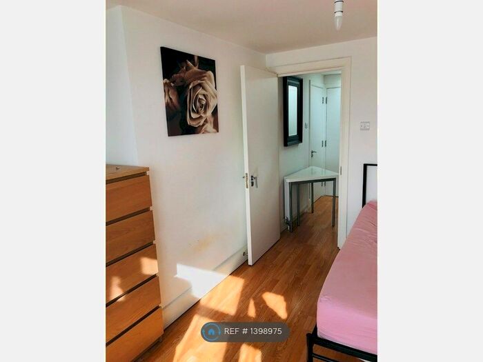 Studio To Rent In London, London, NW2