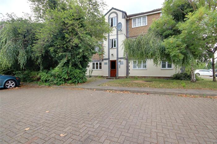 1 Bedroom Flat To Rent In Tennyson Close, Scotland Green Road, Enfield, EN3