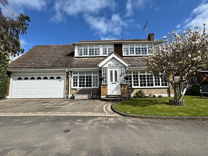 4 Bedroom Detached House For Sale In Plovers Barron, Wyatts Green, Brentwood, CM15