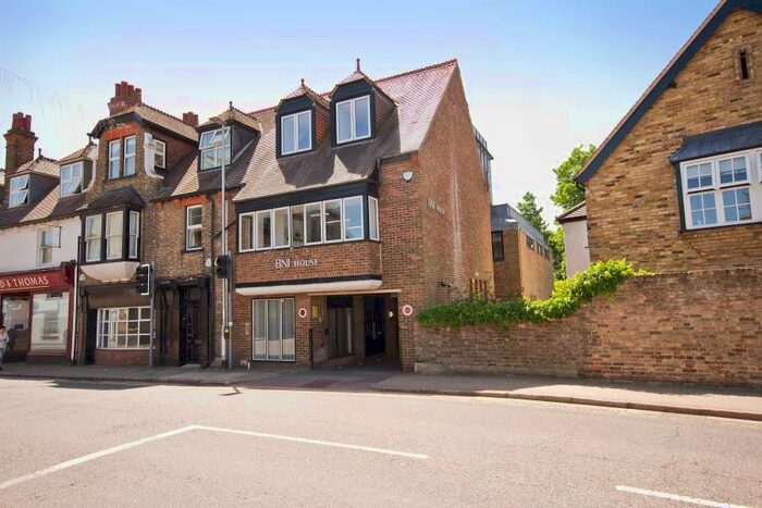 2 Bedroom Flat To Rent In Church Street, Rickmansworth, WD3