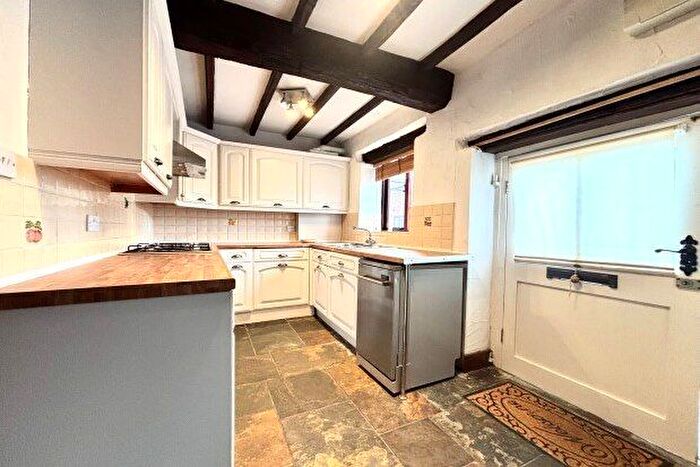 2 Bedroom Cottage To Rent In Swan Street, Alcester, Dp, B49