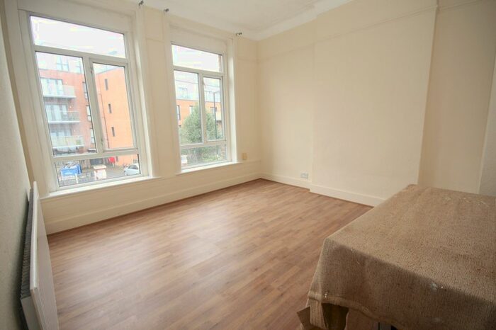 2 Bedroom Flat To Rent In Springbank Road, London, SE13