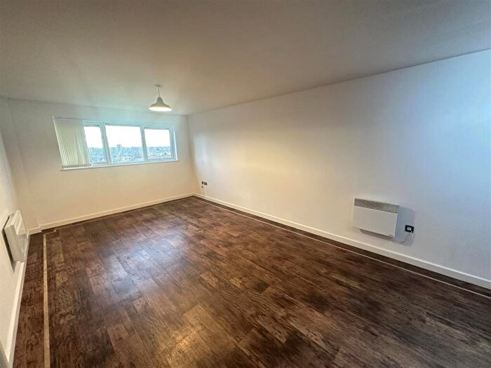 2 Bedroom Apartment To Rent In Old Mill Wharf, Droylsden, Manchester, M43