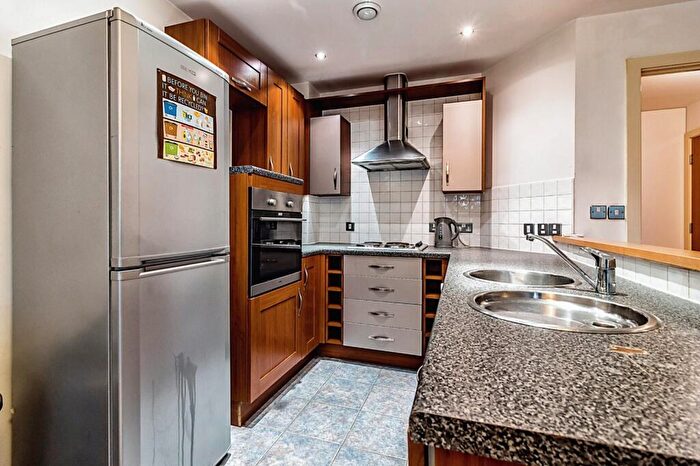 2 Bedroom Apartment To Rent In City Road East, Manchester, Greater Manchester, M15