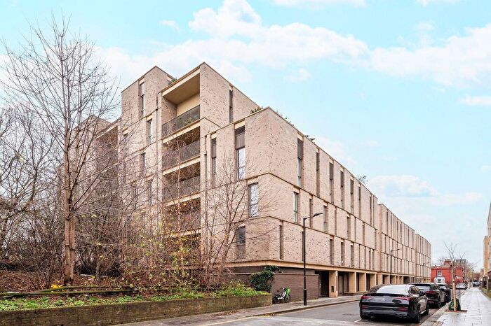 2 Bedroom Flat To Rent In Winch House, Stead Street, London, Elephant And Castle, London, SE17