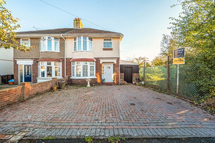 3 Bedroom Semi-Detached House For Sale In Bessemer Road East, Rodbourne Cheney, Swindon, SN2