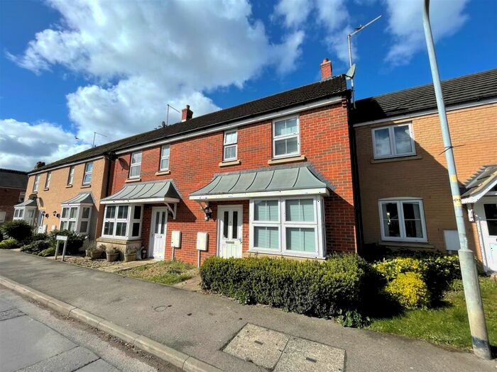 3 Bedroom Terraced House To Rent In Recreation Road, Bourne, PE10