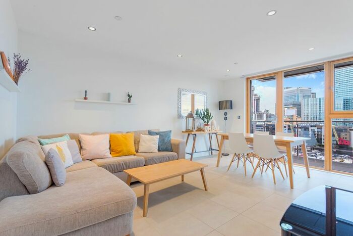 3 Bedroom Flat To Rent In Streamlight Tower, Province Square, Canary Wharf, London, E14