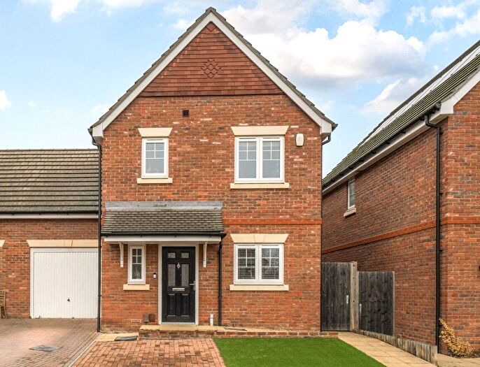 3 Bedroom Semi Detached House For Sale In The Docks, Bracknell, Berkshire, RG12