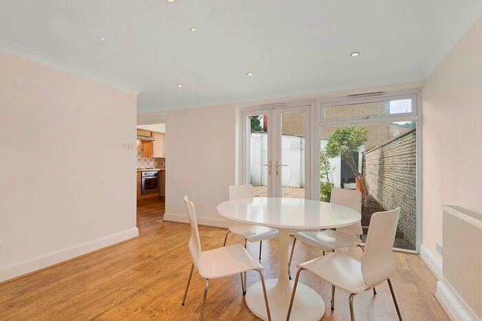 1 Bedroom Flat To Rent In Evelyn Road, Wimbledon, SW19