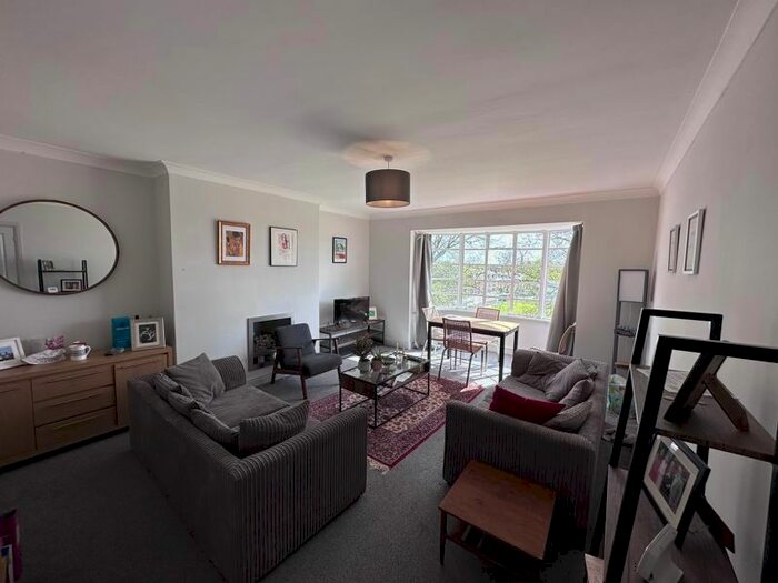 2 Bedroom Flat To Rent In Osborne Avenue, Jesmond, Newcastle Upon Tyne, NE2