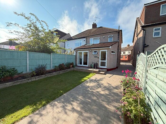 3 Bedroom Semi-Detached House For Sale In Prospect Avenue, Stanford-Le-Hope, Essex, SS17