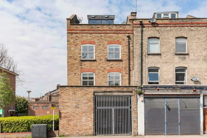 2 Bedroom Flat To Rent In Hanley Road, Finsbury Park, N4