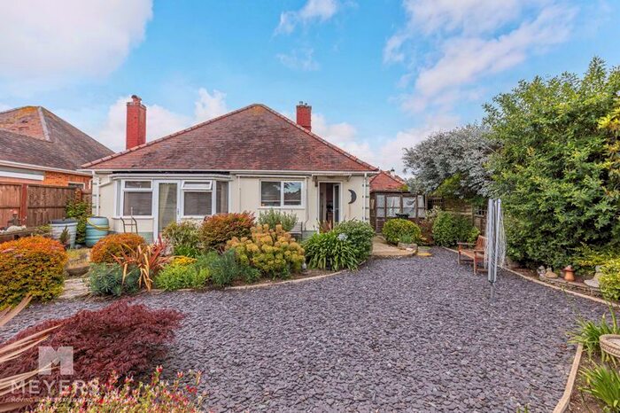 2 Bedroom Bungalow For Sale In Glendale Road, Bournemouth, BH6