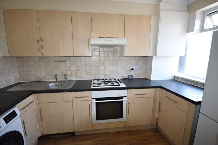 1 Bedroom Apartment To Rent In Onslow Gardens, Wallington, SM6