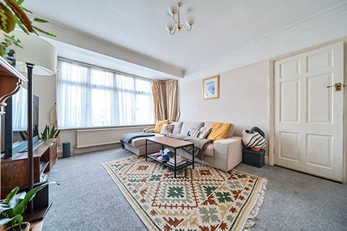 3 Bedroom End Of Terrace House For Sale In Glanville Road, Bromley, Kent, BR2