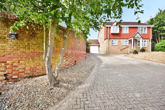 4 Bedroom Detached House For Sale In Wents Wood, Weavering, Maidstone, Kent, ME14