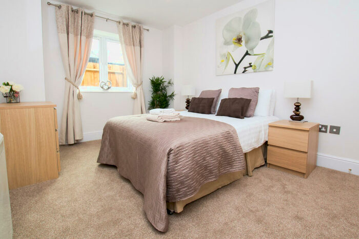 1 Bedroom Flat To Rent In Town Mead, RH11