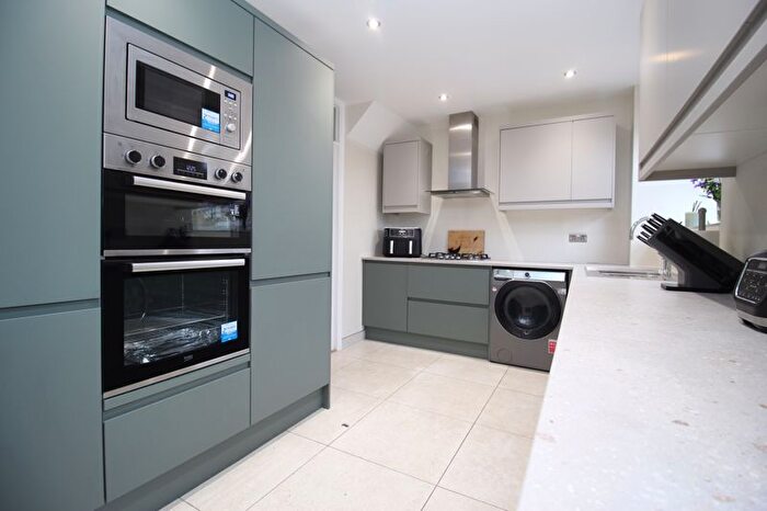 3 Bedroom Terraced House For Sale In Ellwood Close, Southampton, SO19