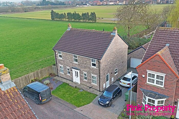 4 Bedroom Semi Detached House To Rent In Wentworth Close, Gilberdyke, Brough, HU15