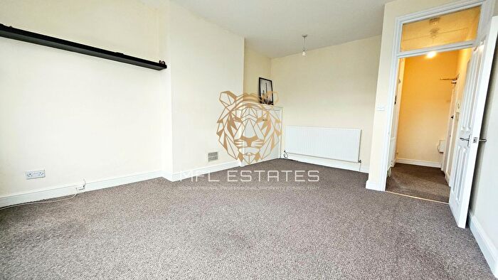 1 Bedroom Flat To Rent In High Street, London, SE25