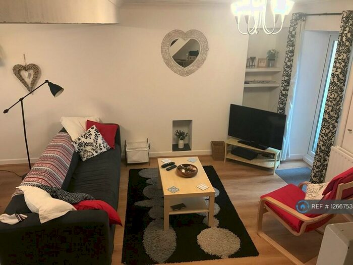 3 Bedroom Terraced House To Rent In Balaclava Street, Swansea, SA1