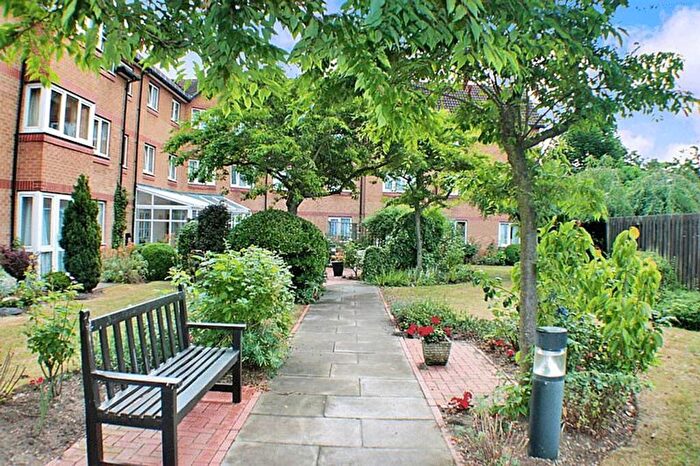 1 Bedroom Flat For Sale In Parkview Court, Brancaster Road, IG2