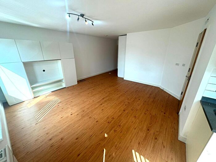 1 Bedroom Flat To Rent In Battalion Avenue, London, NW9