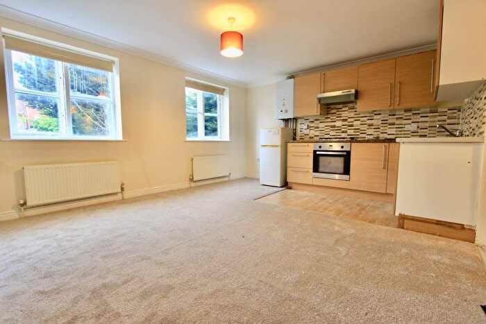 2 Bedroom Flat To Rent In Pickard Close, London, N14