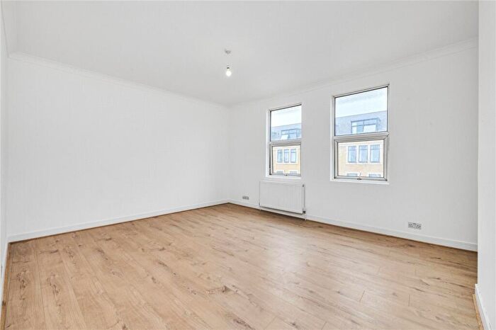 2 Bedroom Penthouse To Rent In Balham High Road, London, SW12