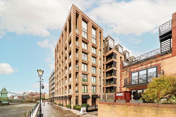 2 Bedroom Flat For Sale In Crisp Road, Hammersmith, W6