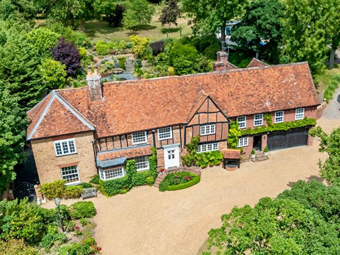 5 Bedroom Country House For Sale In High Street, Eggington, LU7