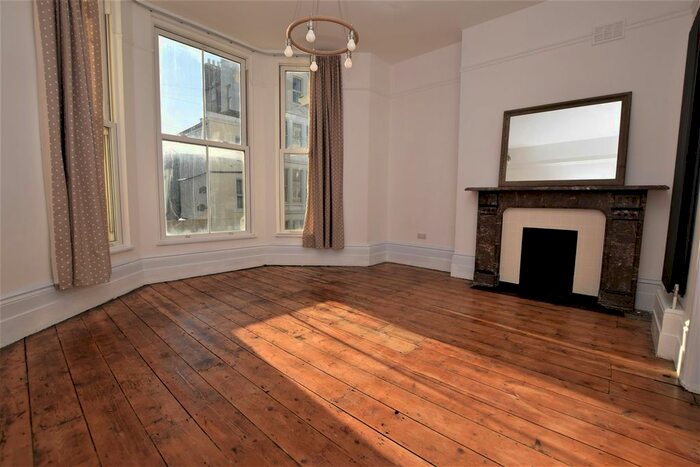 2 Bedroom Flat To Rent In Warrior Gardens, St. Leonards-On-Sea, TN37