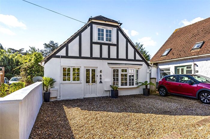 3 Bedroom Link Detached House For Sale In Old Shoreham Road, Lancing, West Sussex, BN15