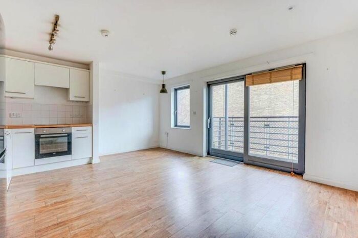 2 Bedroom Flat To Rent In Mackintosh Lane, Hackney, E9