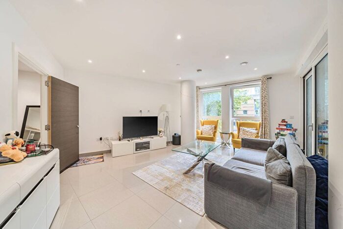 2 Bedroom Flat For Sale In Blackfriars Road, Southwark, London, SE1