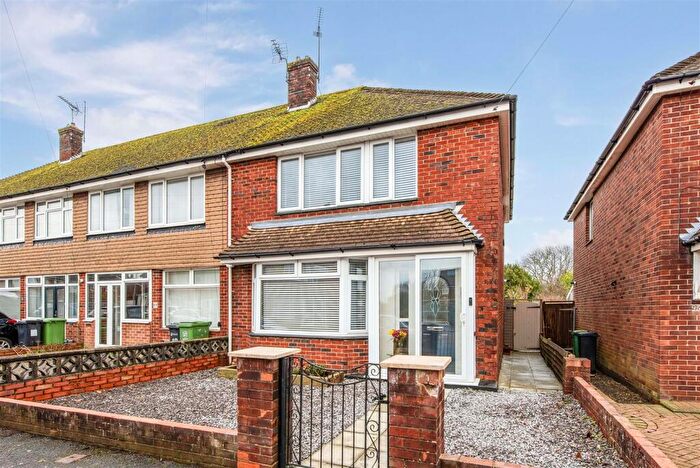 3 Bedroom End Of Terrace House For Sale In Lower Drayton Lane, Drayton, PO6