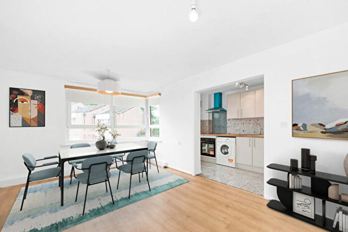 1 Bedroom Flat To Rent In Cleveley Close, Charlton, SE7